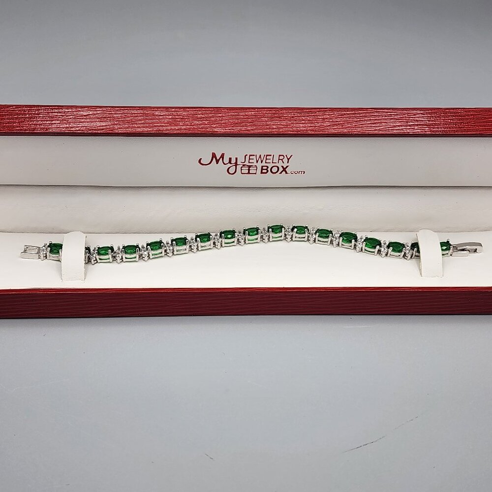 Gem Stone King 40. Cttw Oval and Round Green Color Cubic Zirconias Bracelet  7in